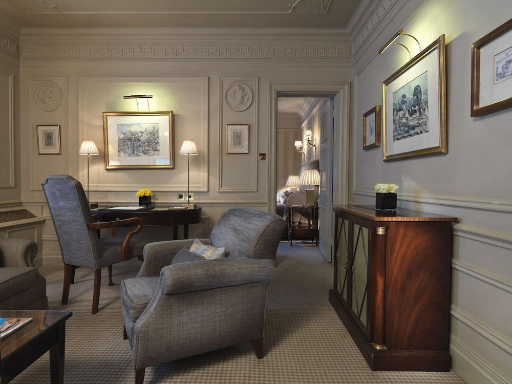 The Stafford London Hotel Bagian luar foto A suite at the hotel