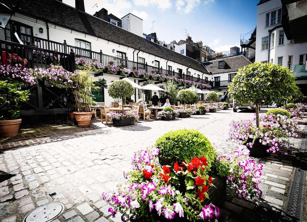 The Stafford London Hotel Bagian luar foto The courtyard of the hotel