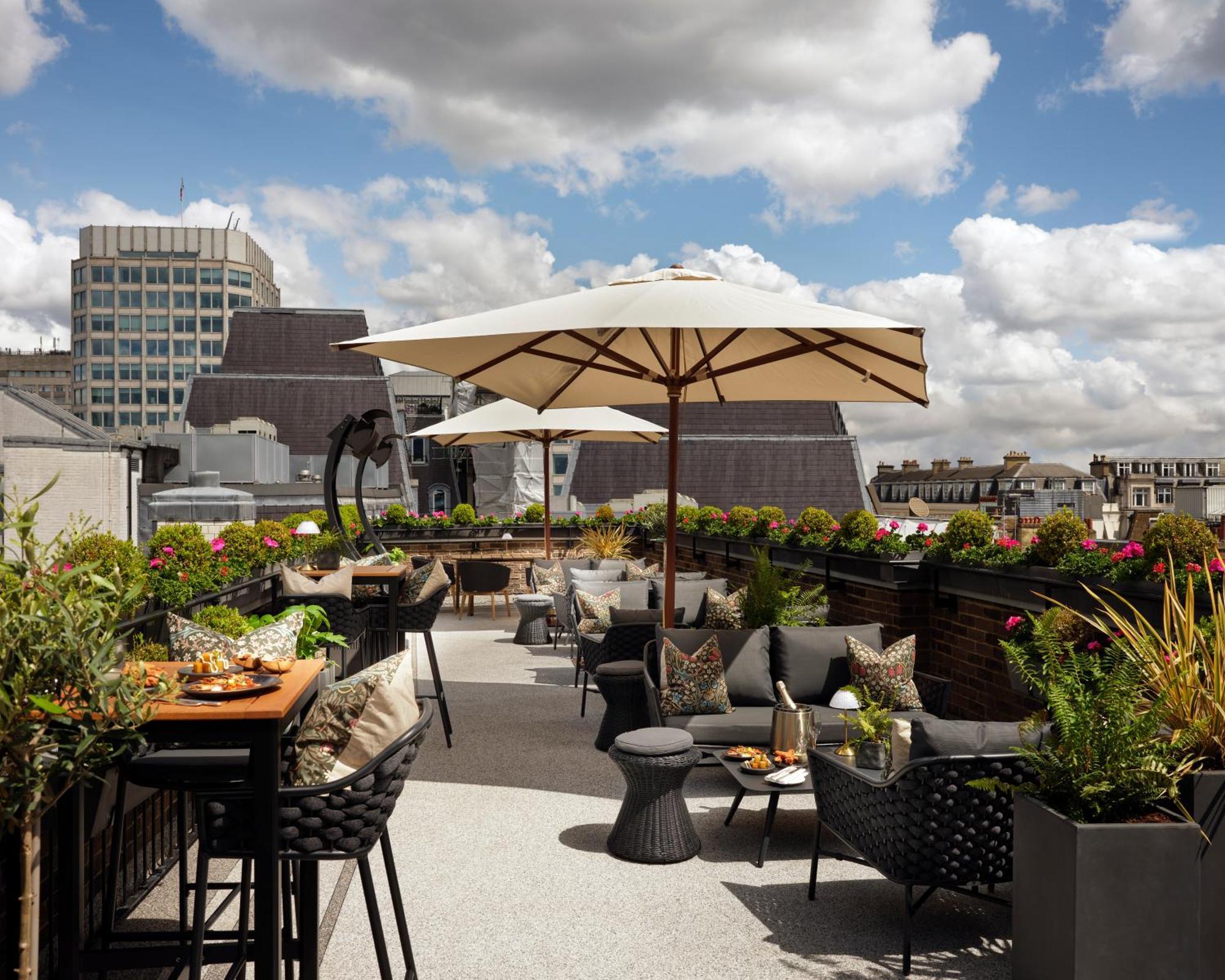 The Stafford London Hotel Bagian luar foto The rooftop bar at the London Edition