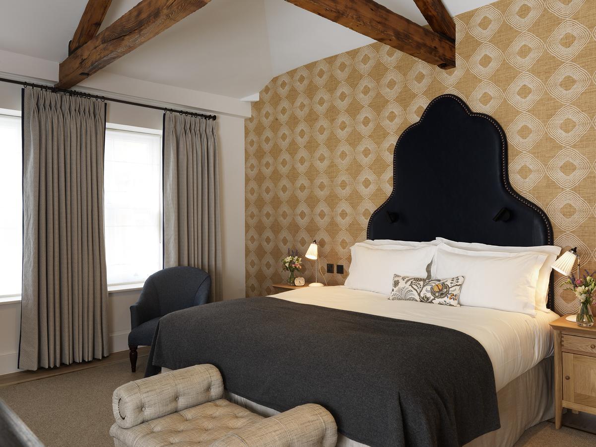 The Stafford London Hotel Bagian luar foto A bedroom at The Mitre