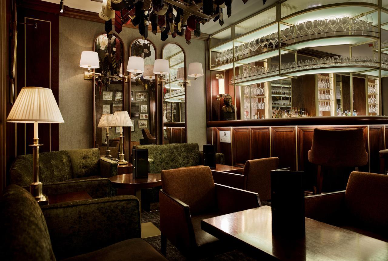 The Stafford London Hotel Bagian luar foto Interior of the bar
