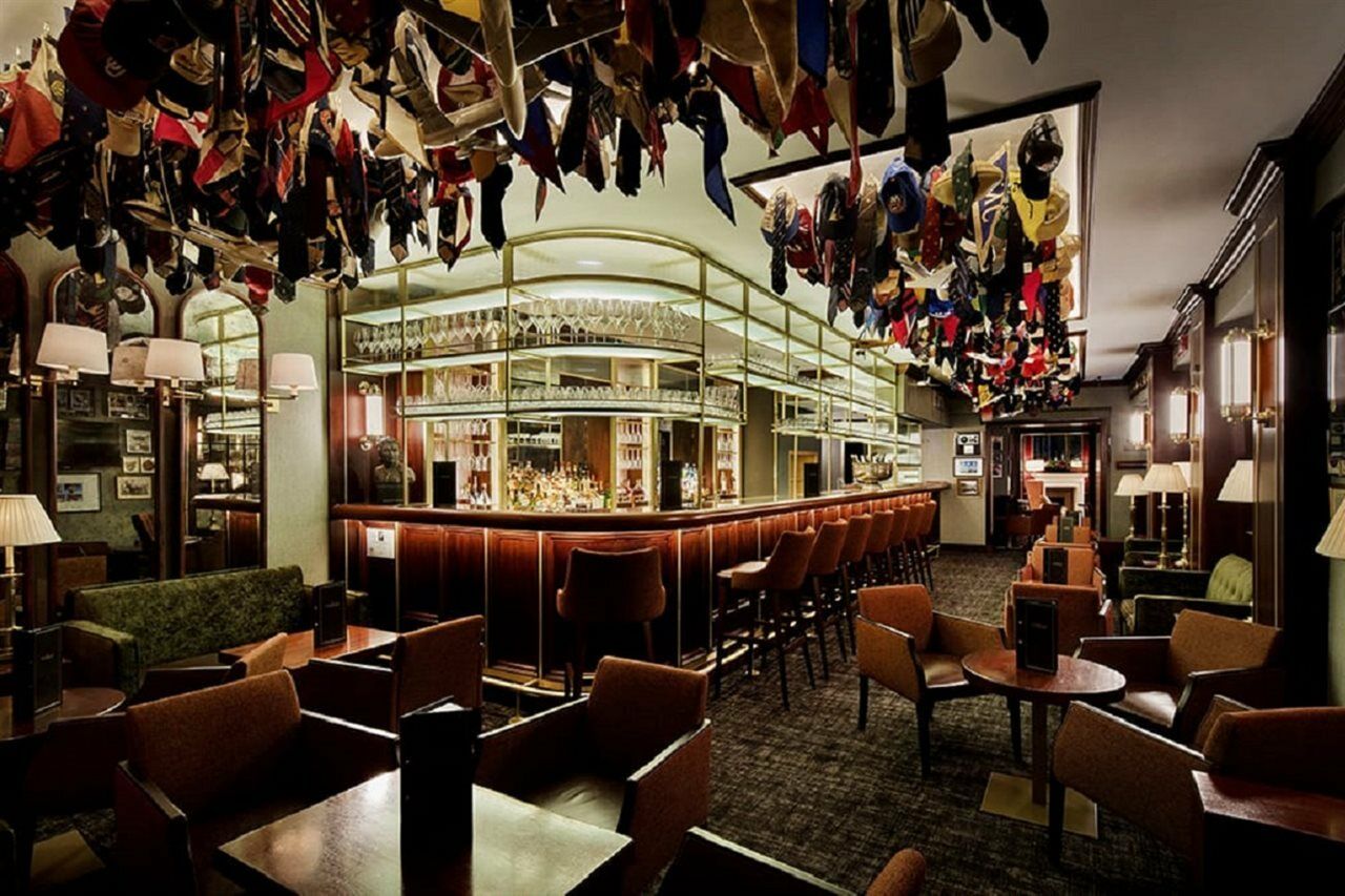 The Stafford London Hotel Bagian luar foto The bar at the London Edition