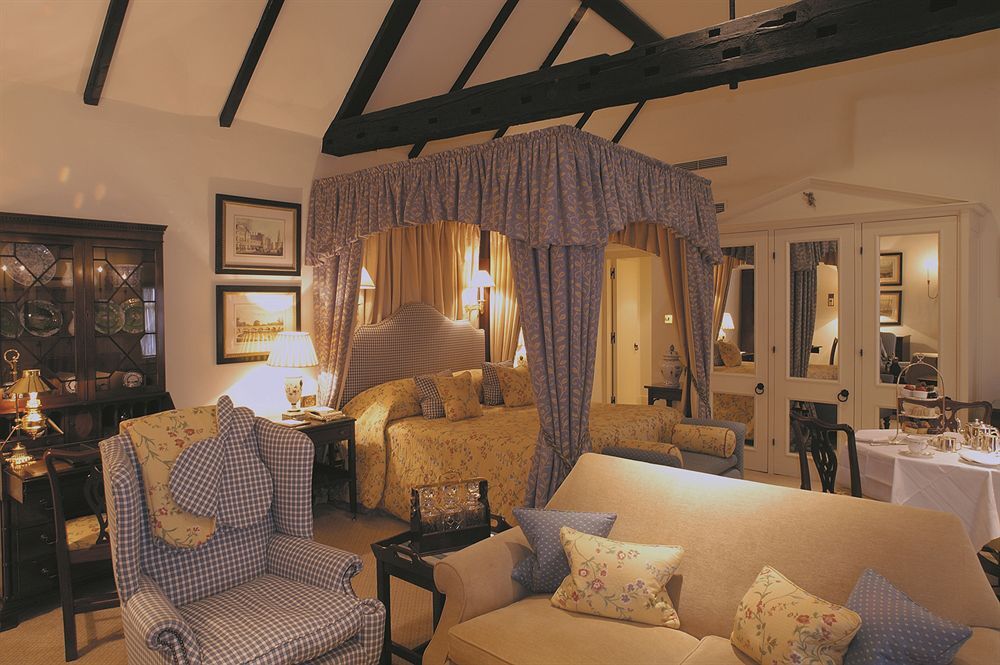 The Stafford London Hotel Bagian luar foto A suite at the Taj Mahal Palace